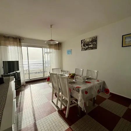 아파트 Lumineux Avec Balcon Face Mer, Ideal Jusqu'a 5 Personnes - Fr-1-323-298 *